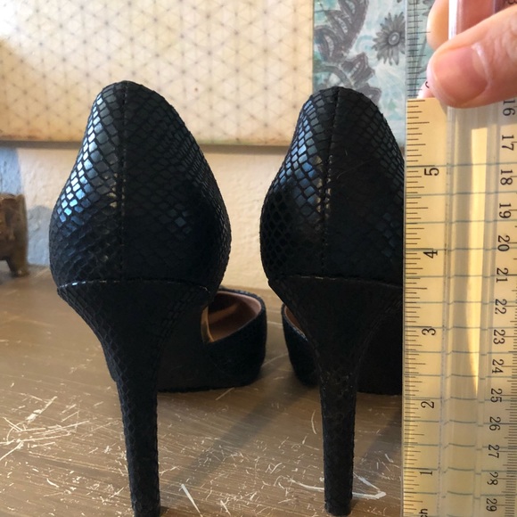 Black Heels - Picture 5 of 7